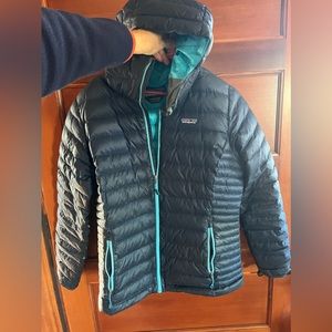 Patagonia Women’s Down Sweater Hoody, size L.